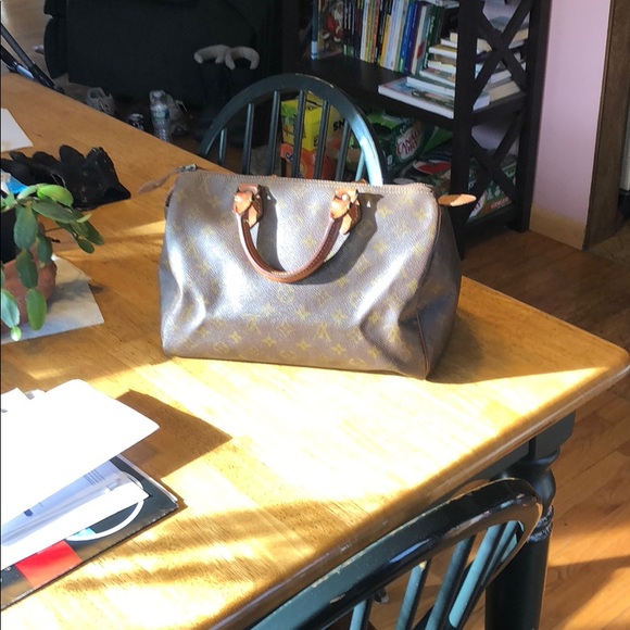 Louis Vuitton Handbags - Like new Louis Vuitton bag Canvas!!!